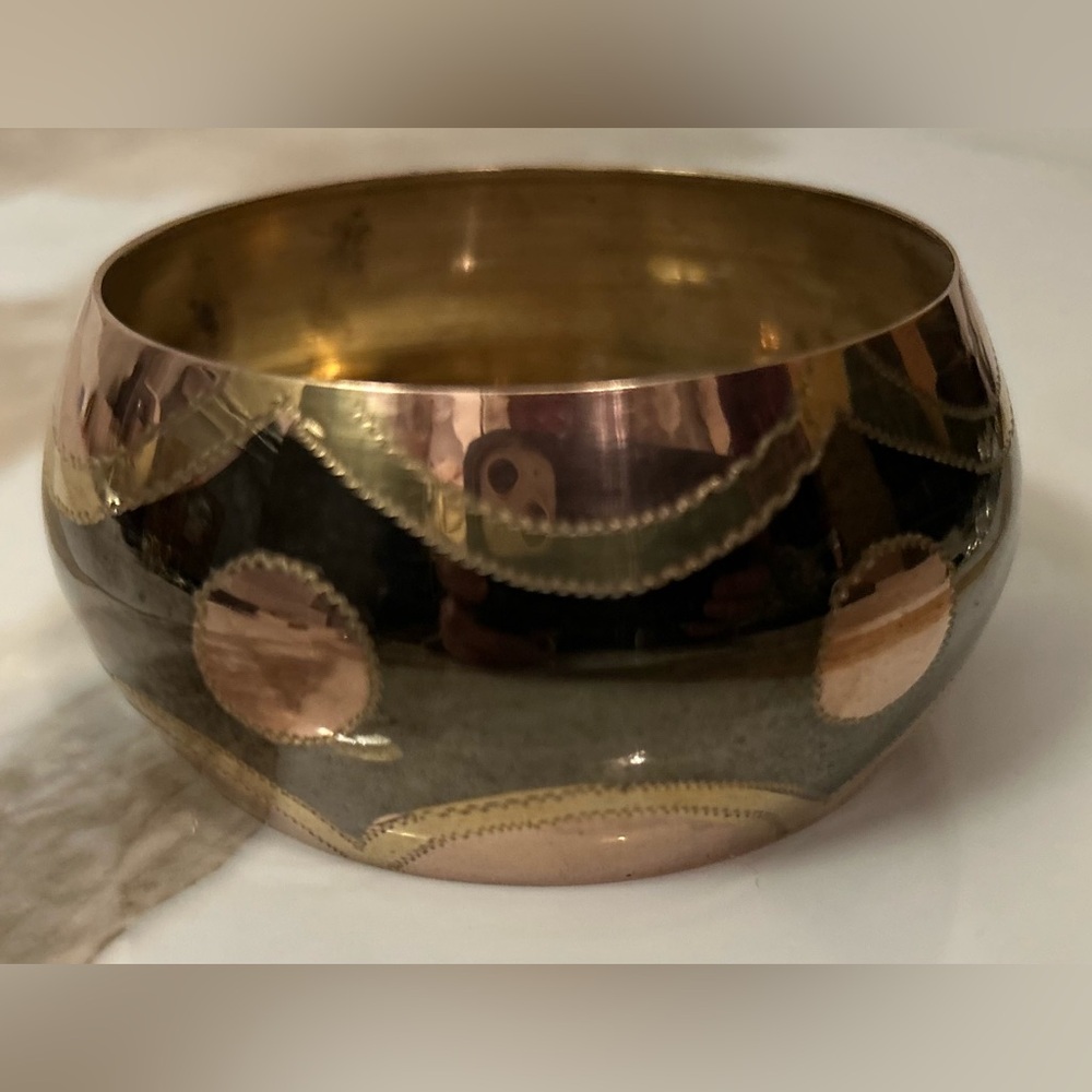 Vintage 70's Etched Copper Bangle Bracelet 1+” Wide x 3" Dia - Picture 4 of 5
